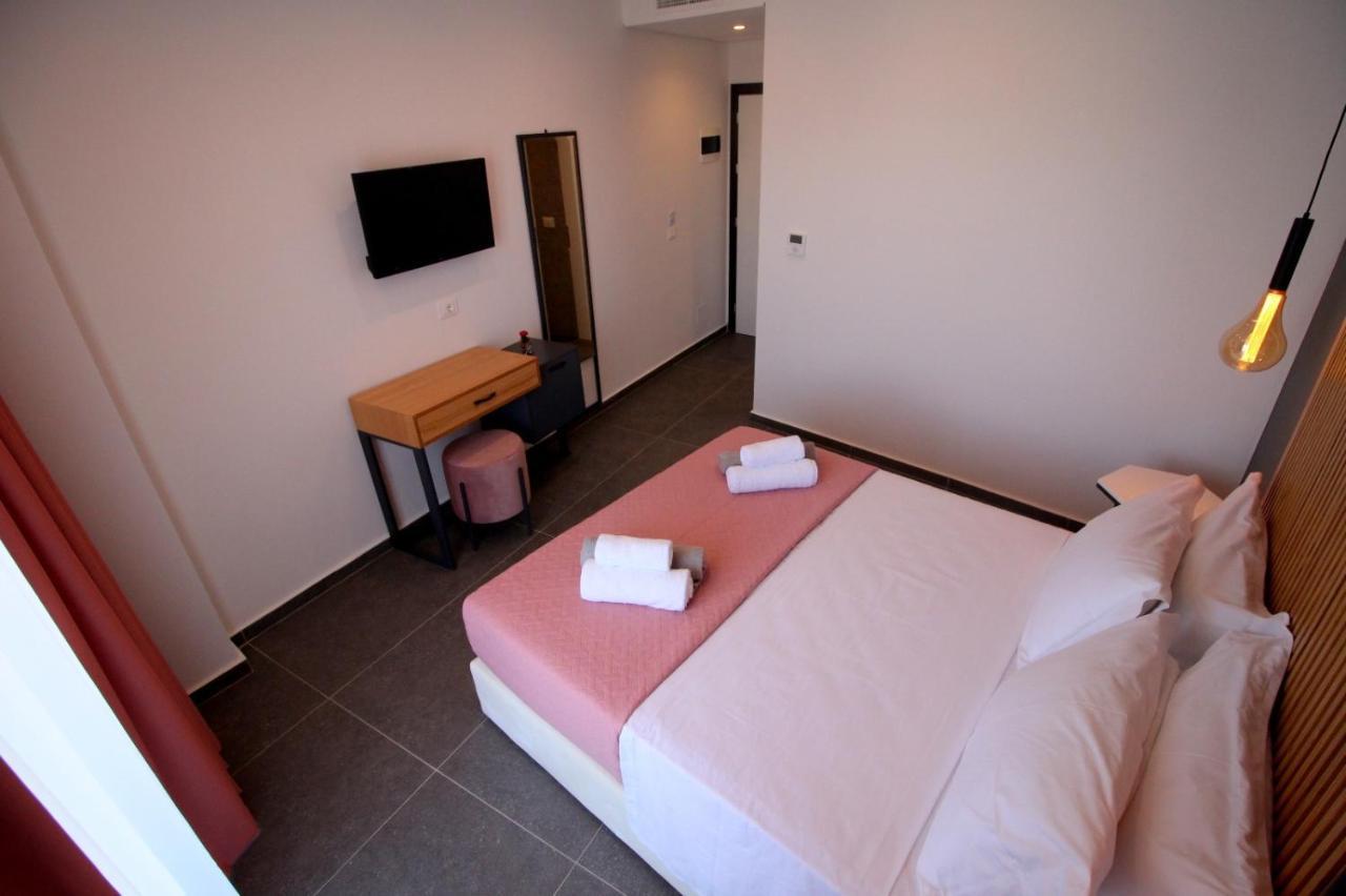 Blue Eye Hotel